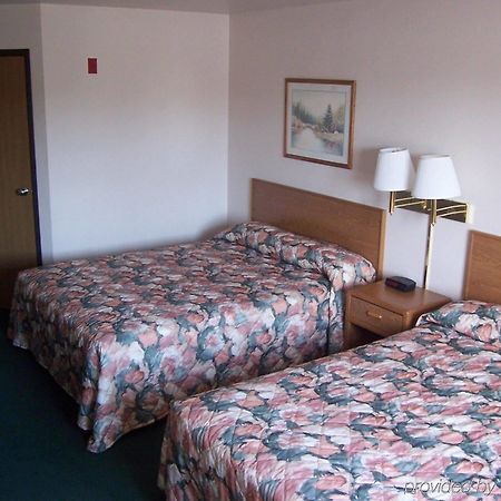 Budget Host Inn & Suites North Branch Ruang foto
