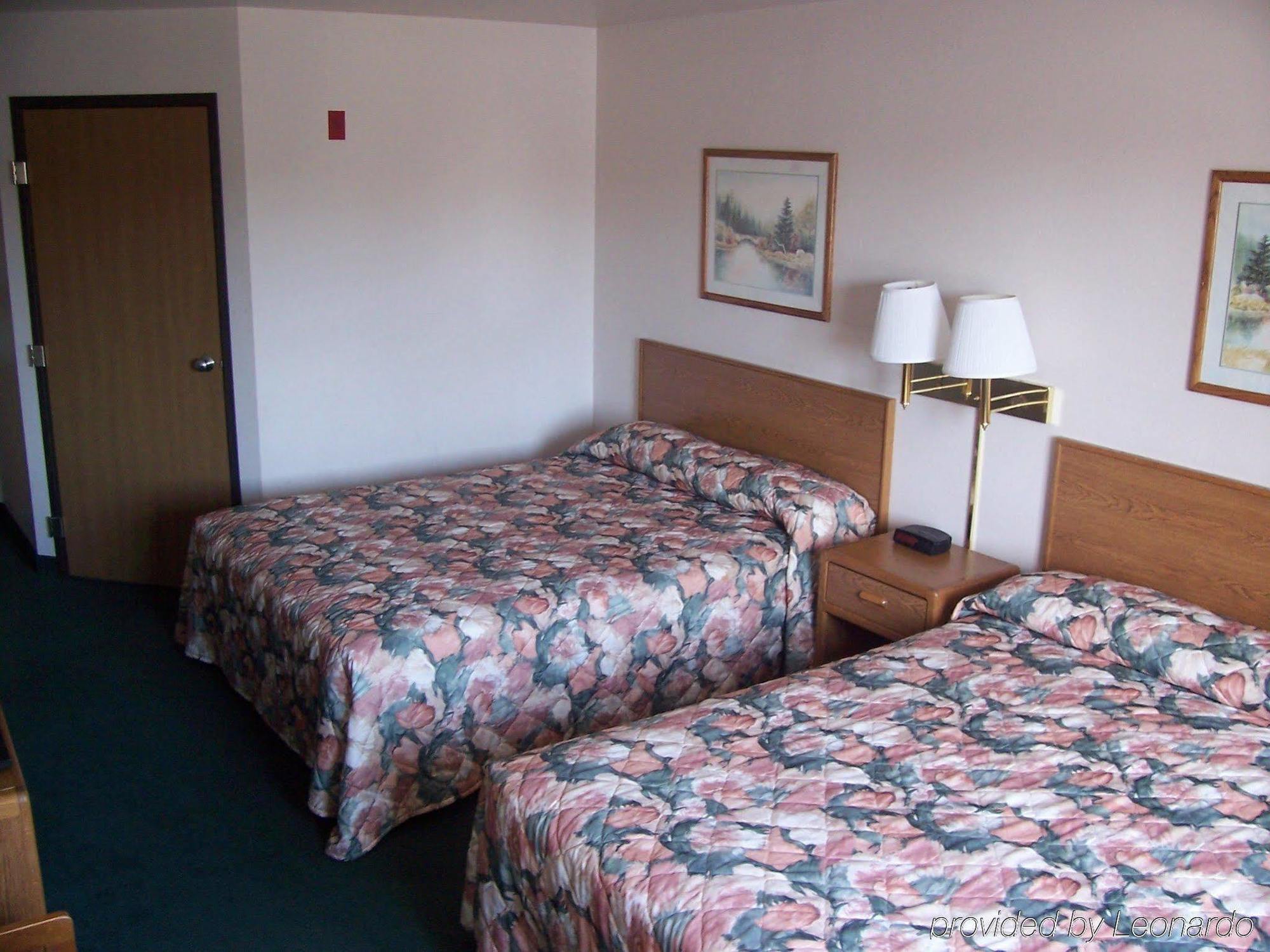Budget Host Inn & Suites North Branch Ruang foto